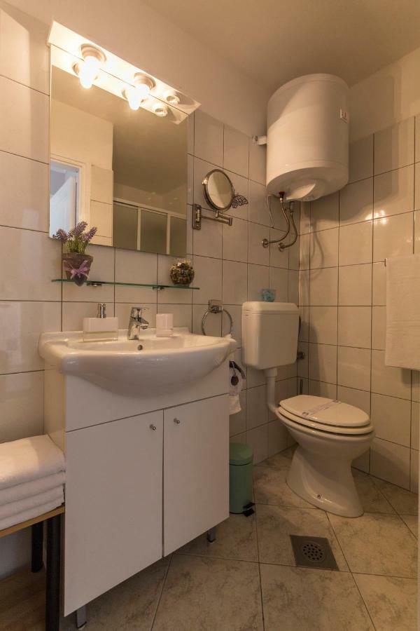 מאלי לוסיניי Apartments Tasha מראה חיצוני תמונה