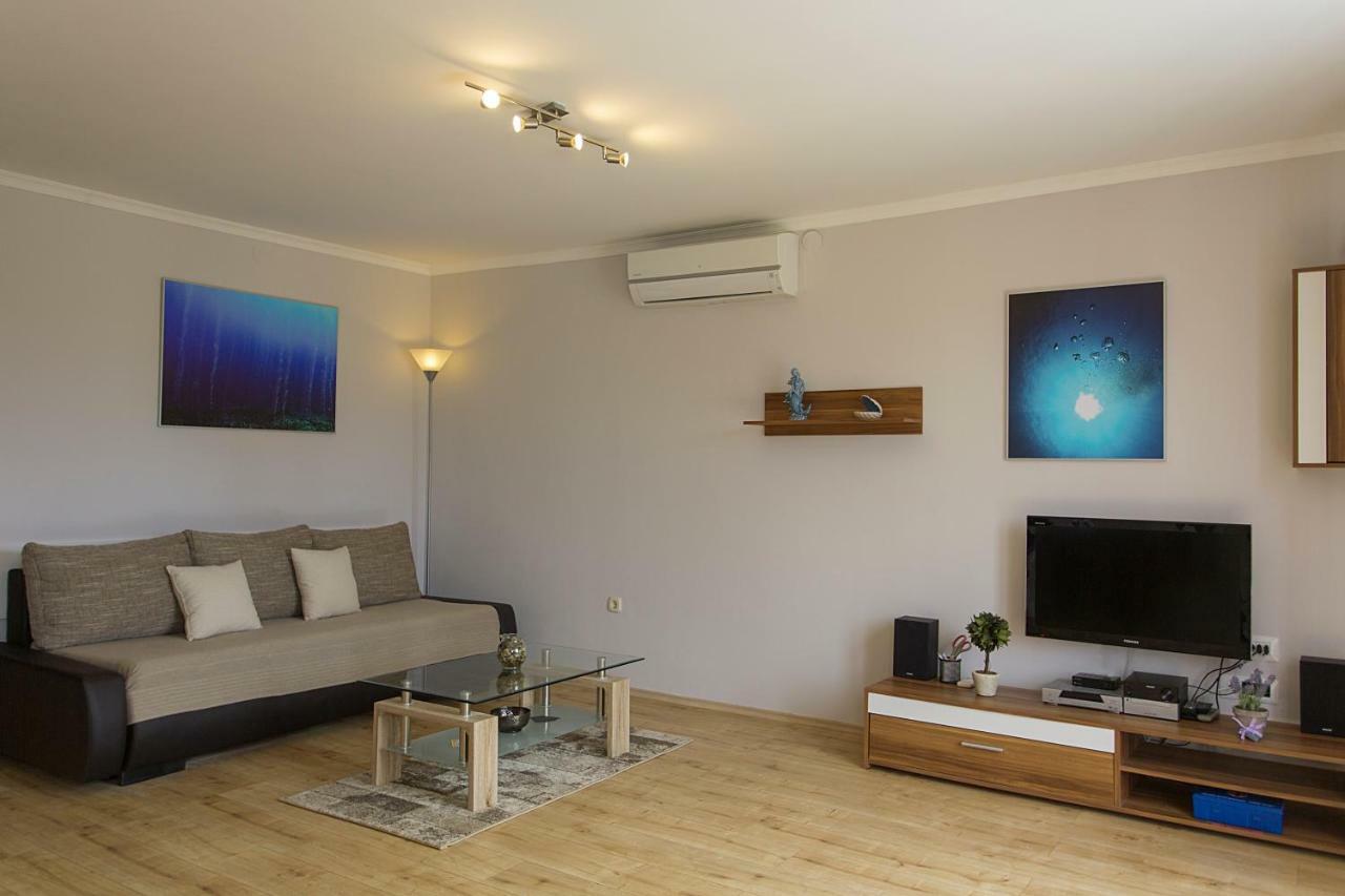 מאלי לוסיניי Apartments Tasha מראה חיצוני תמונה